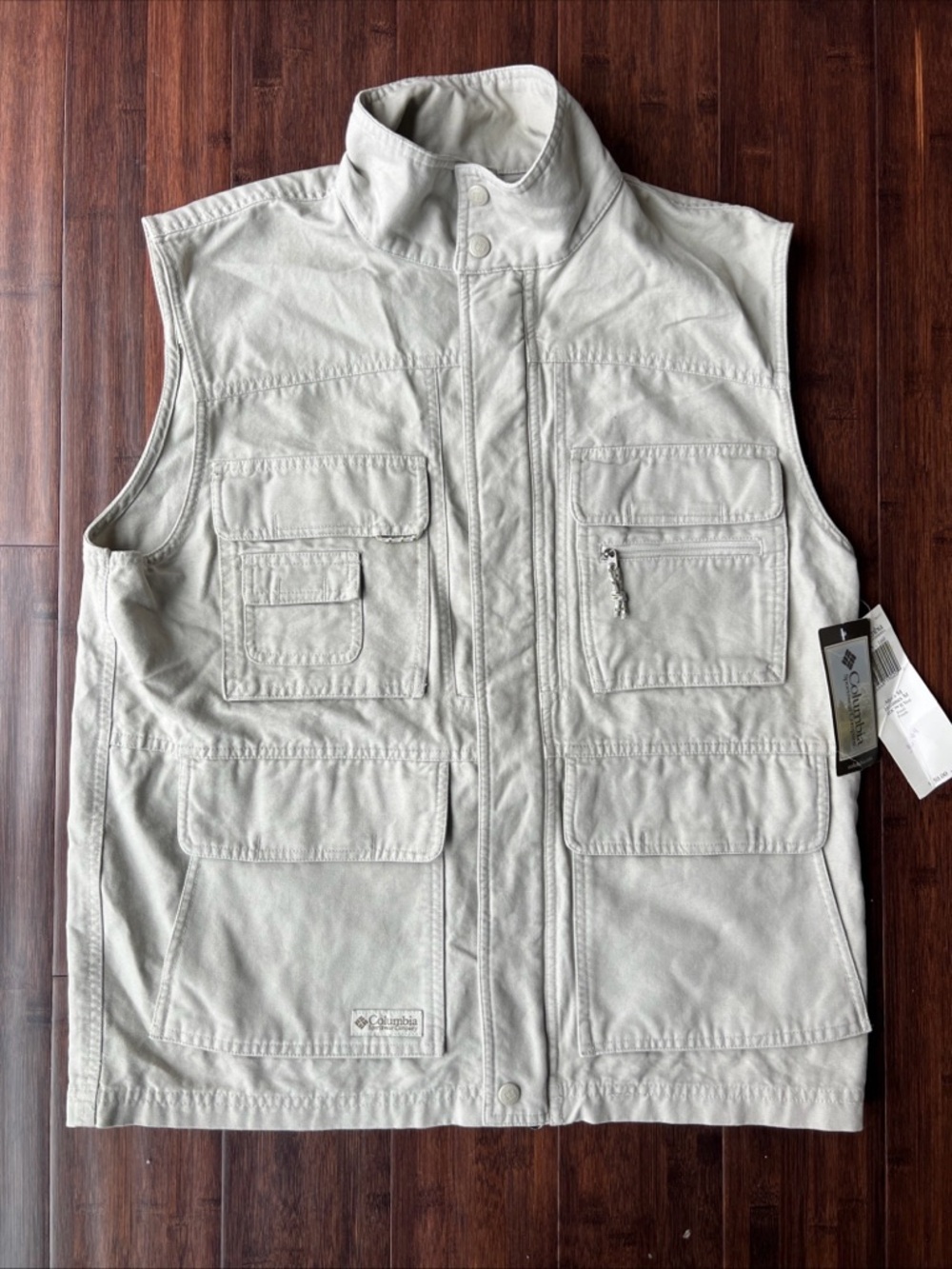 Men’s NWT Fishing Outdoor Hiking Vest Columbia Roc II Size MEDIUM Tan Pockets
